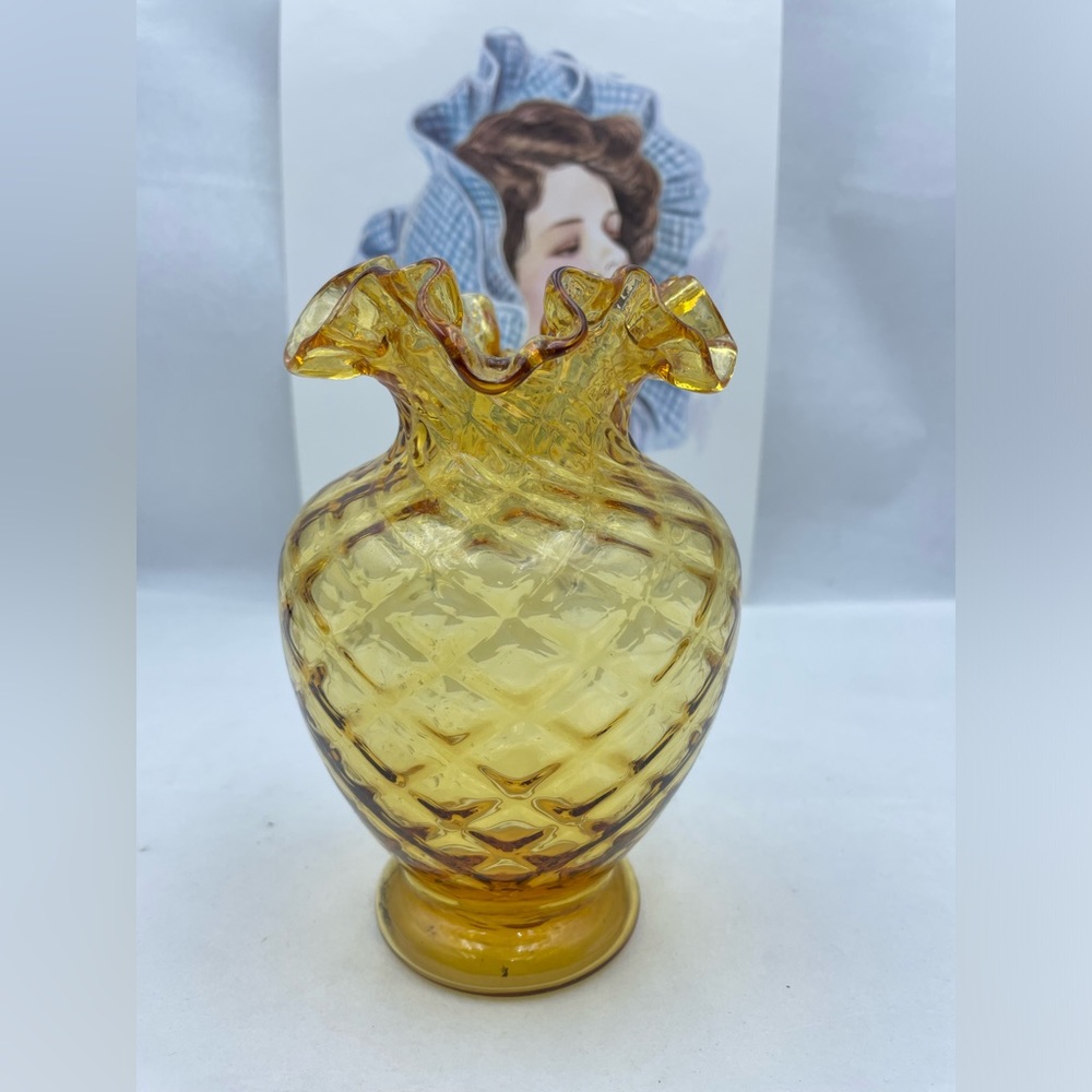 VINTAGE AMBER RUFFLED VASE QUILTED PATTERN FENTON  6 3/4" HIGH